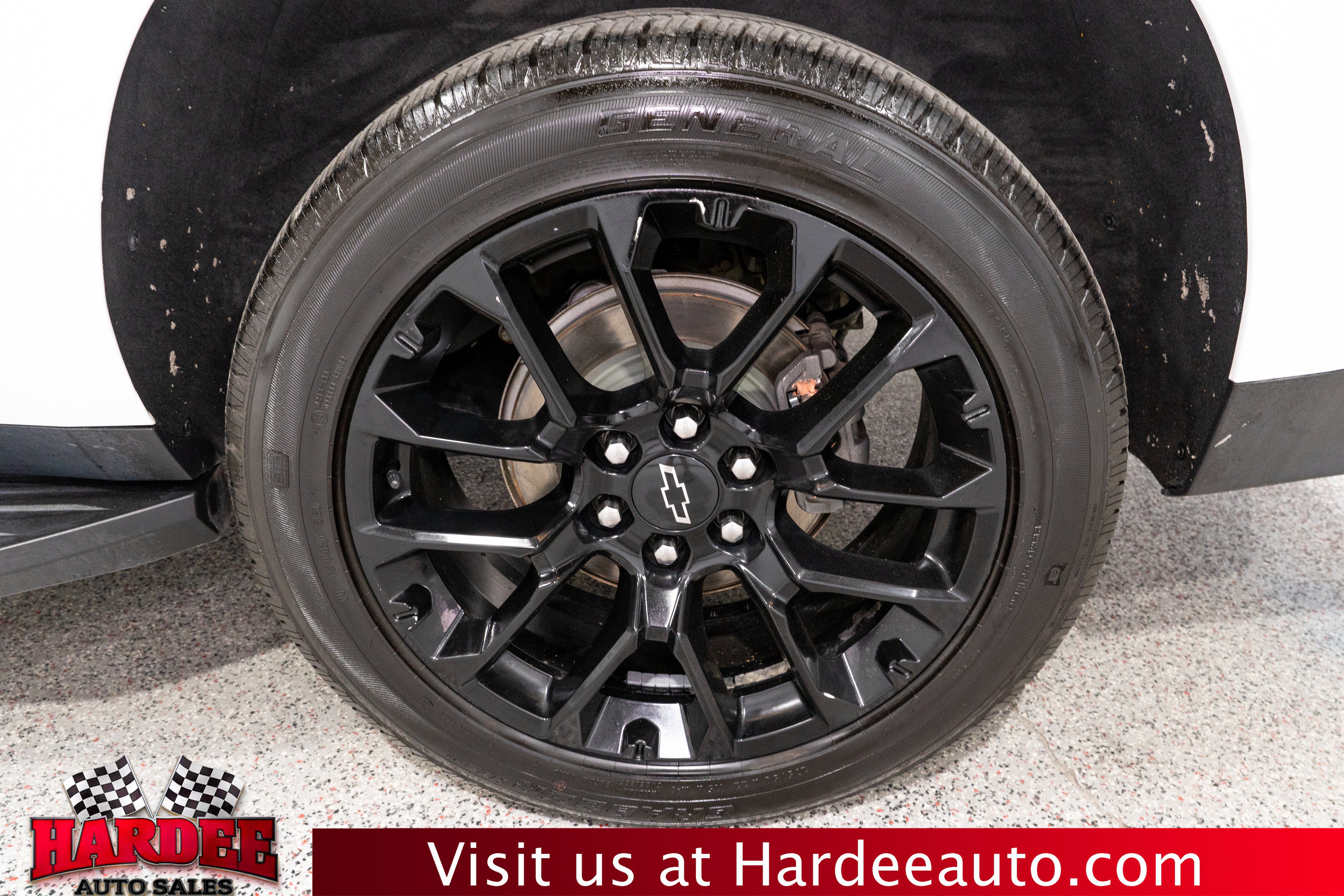 Used 2022 Chevrolet Suburban RST w/ Luxury Package AWD/4WD image 10