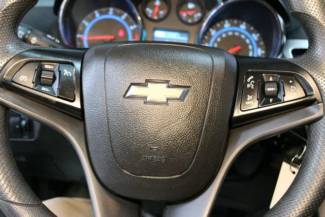 Used 2015 Chevrolet Cruze LT FWD image 18