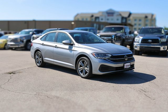 Used 2024 Volkswagen Jetta SE