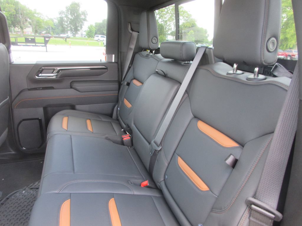 New 2026 GMC Sierra 2500 AT4 w/ AT4 Premium Plus Package AWD/4WD image 14