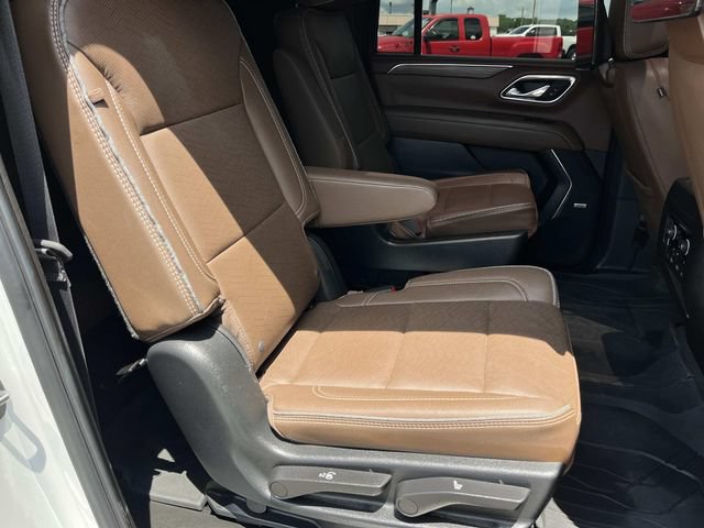 Used 2023 Chevrolet Suburban High Country w/ Advanced Technology Package AWD/4WD image 28