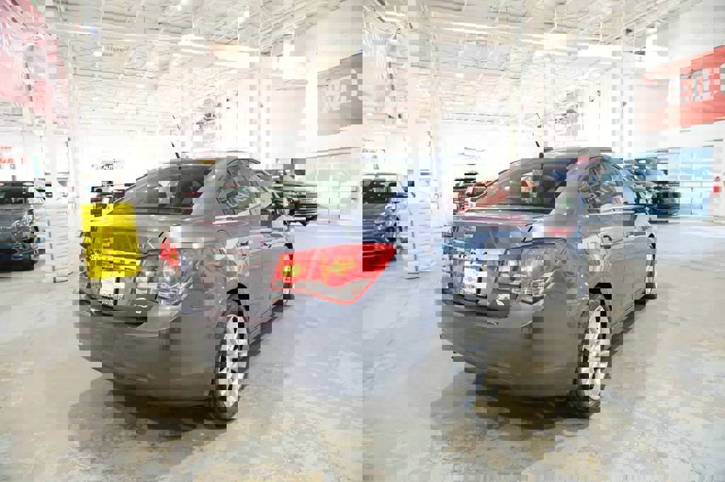 Used 2013 Chevrolet Cruze LTZ FWD image 10