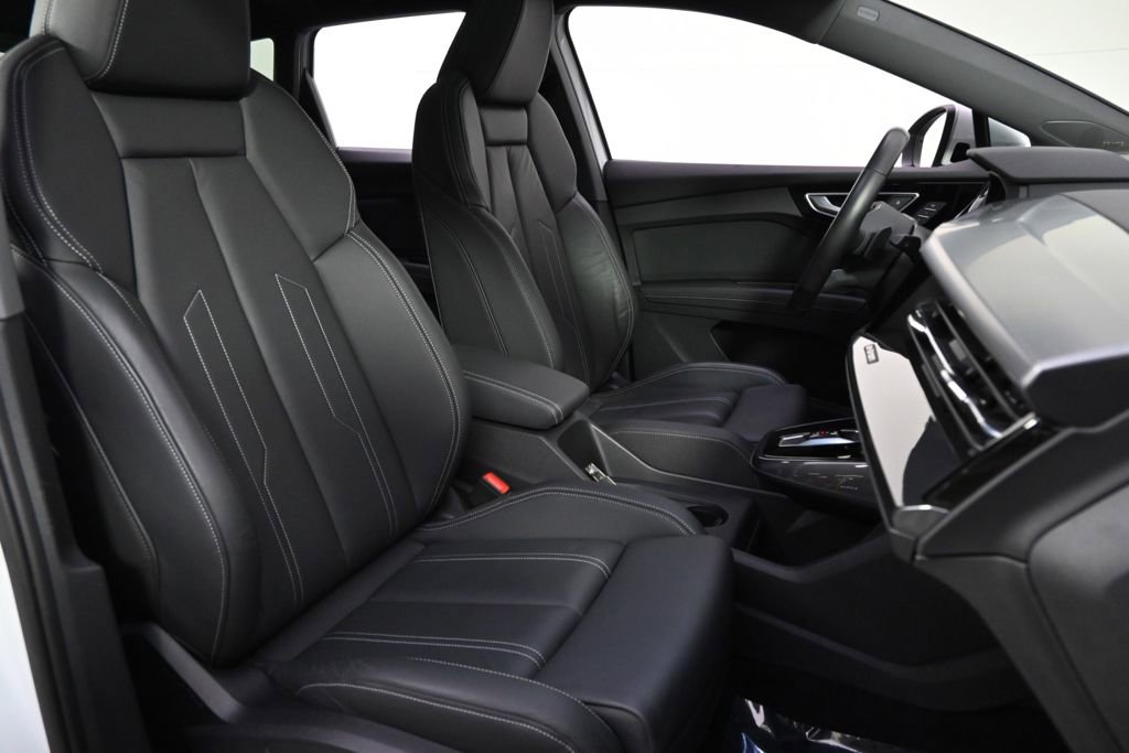 Used 2022 Audi Q4 e-tron Prestige image 16