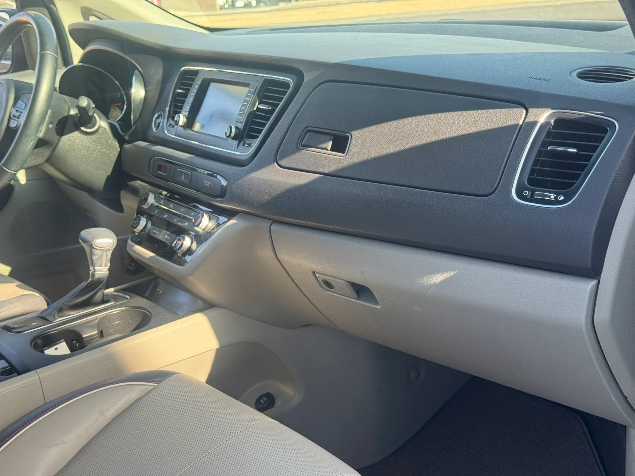 Used 2017 Kia Sedona LX w/ LX Essentials Premium Package FWD image 36