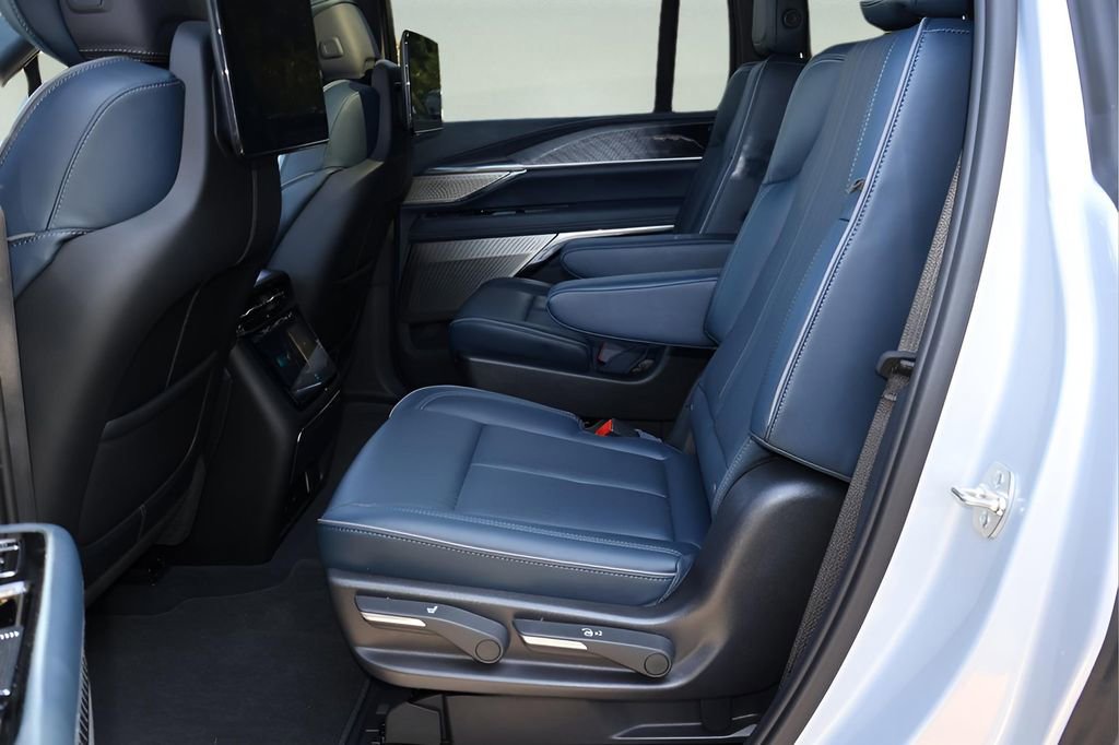 New 2025 Cadillac Escalade IQ Sport 2 w/ LPO, ONYX Package image 16