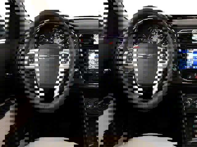 Used 2013 Chrysler 200 Touring w/ S Exterior Appearance Pkg image 4