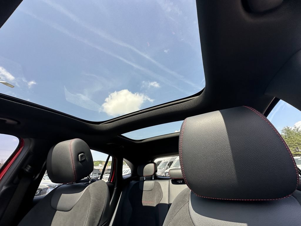 Certified 2022 Mercedes-Benz GLA 250 4MATIC image 33