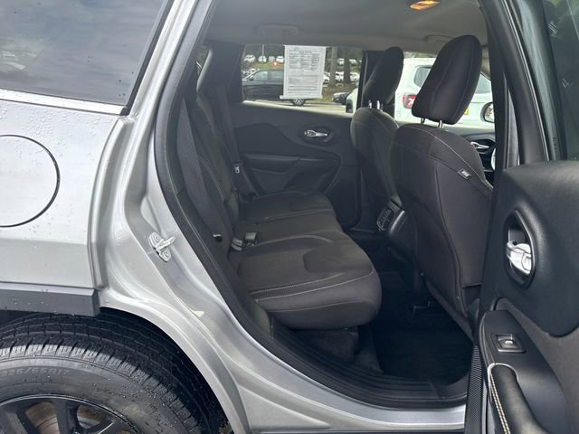 Used 2015 Jeep Cherokee Latitude image 12