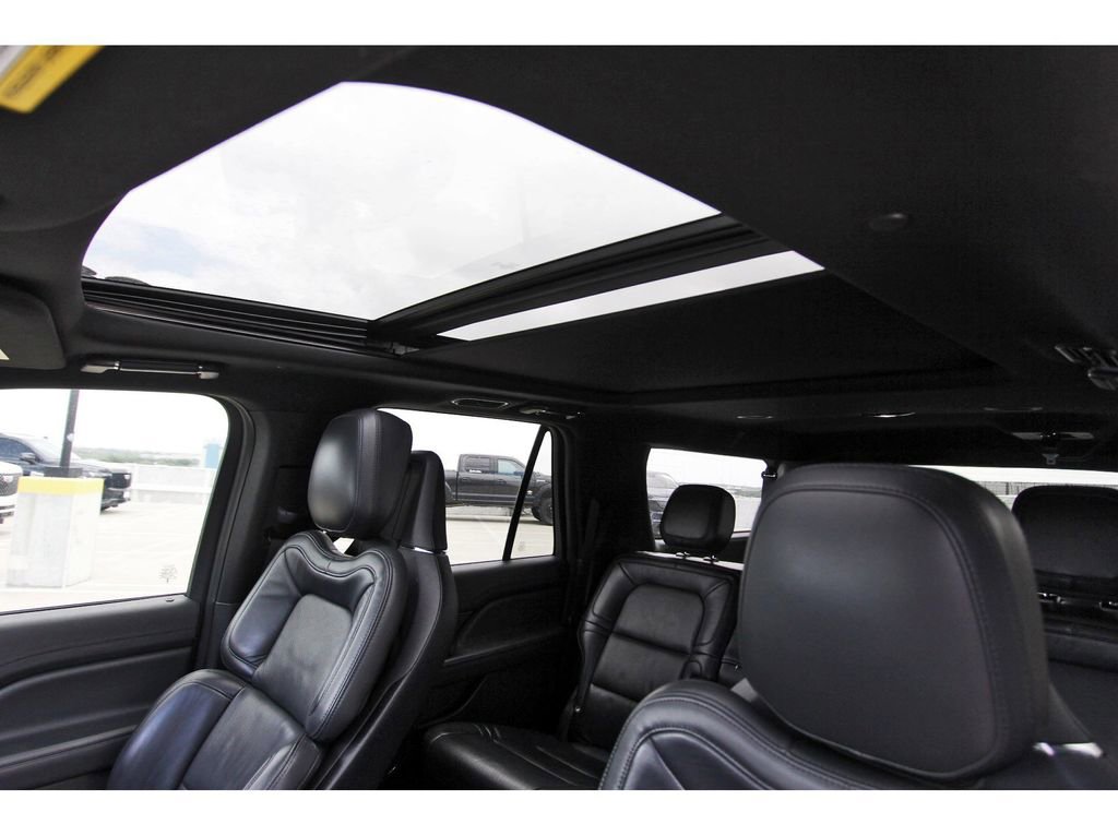 Used 2023 Lincoln Navigator L Reserve AWD/4WD image 30