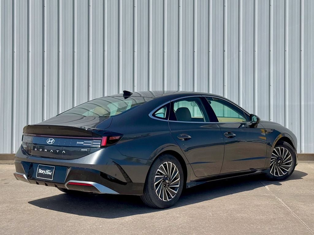 Used 2024 Hyundai Sonata Limited FWD image 6