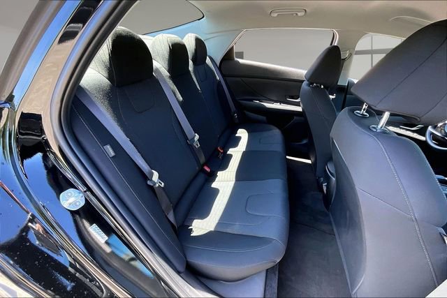 Used 2024 Hyundai Elantra SE FWD image 23