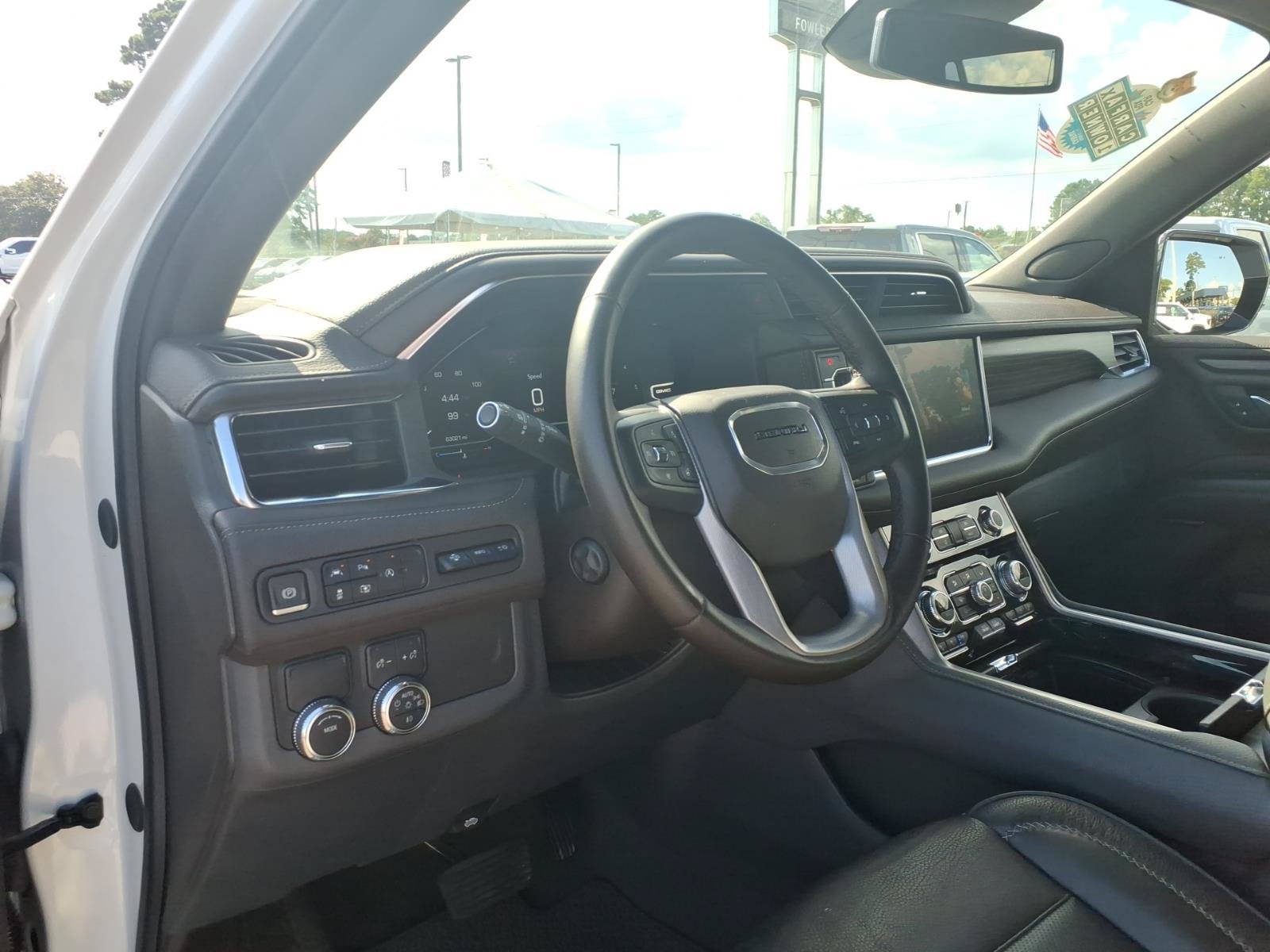 Used 2023 GMC Yukon Denali RWD image 8