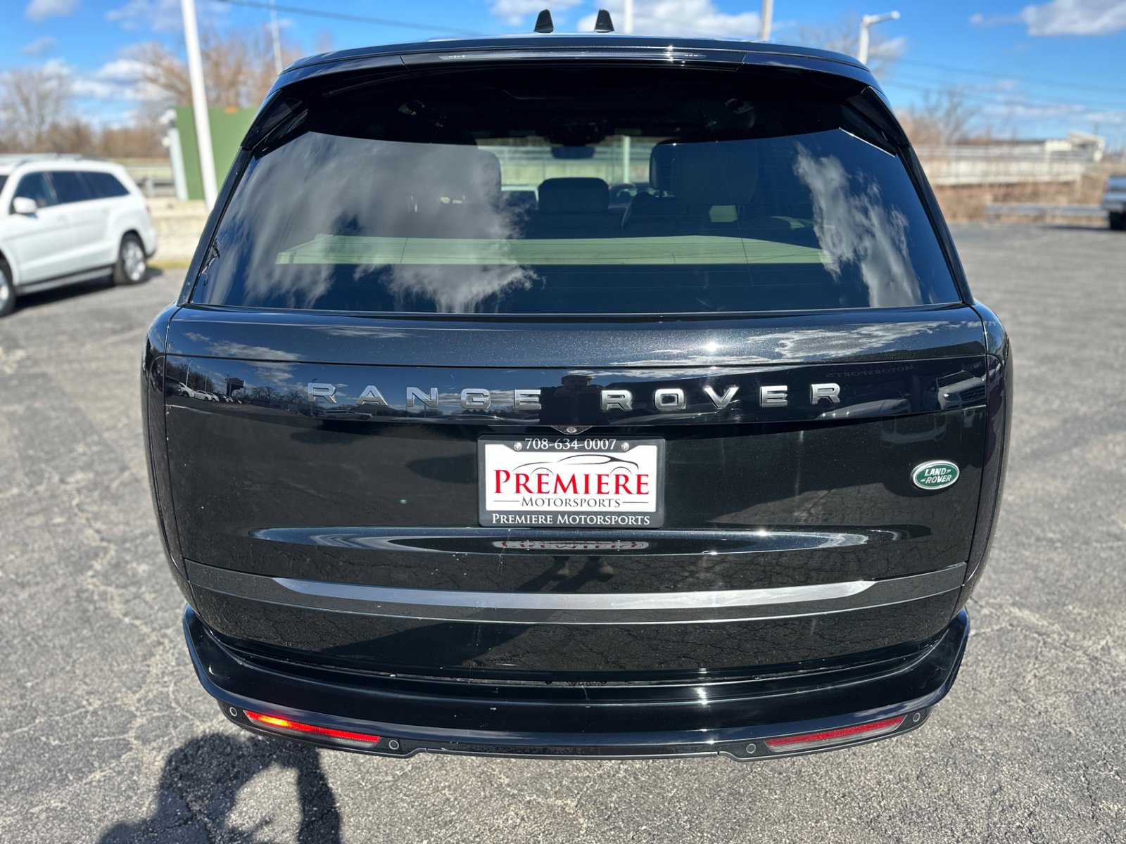 Used 2023 Land Rover Range Rover SE image 4