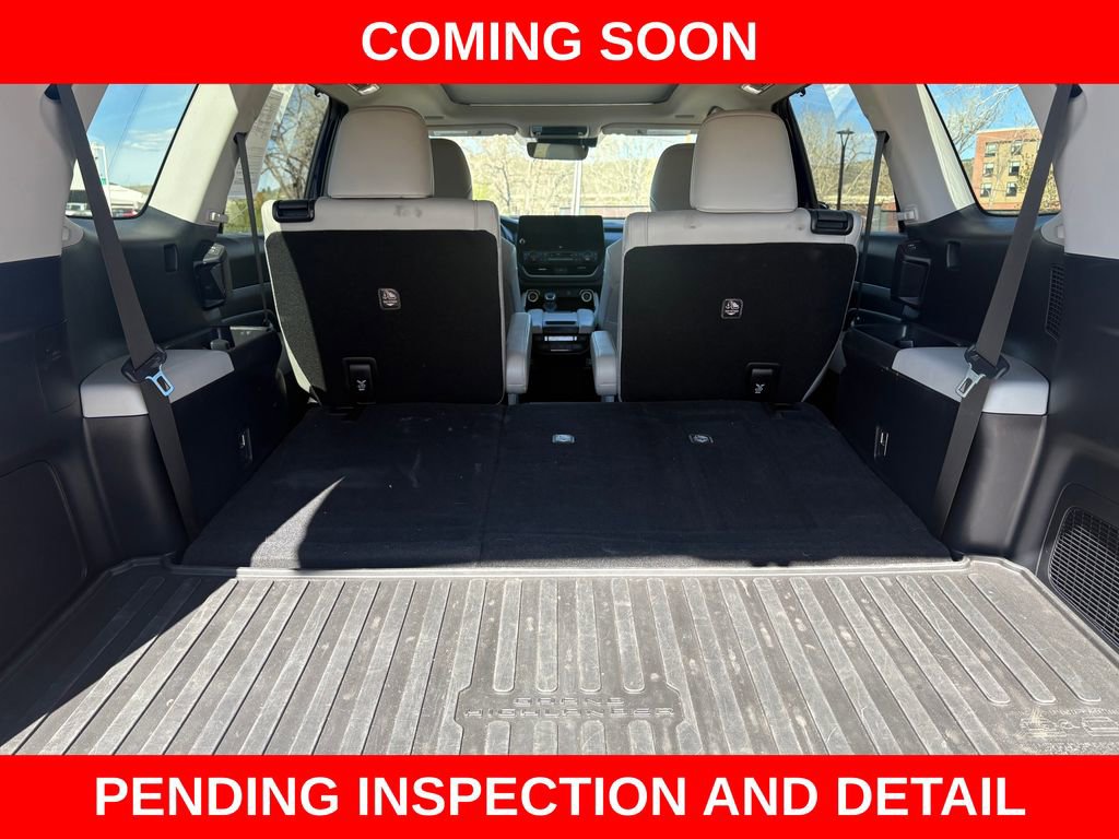 Used 2024 Toyota Grand Highlander Limited image 17