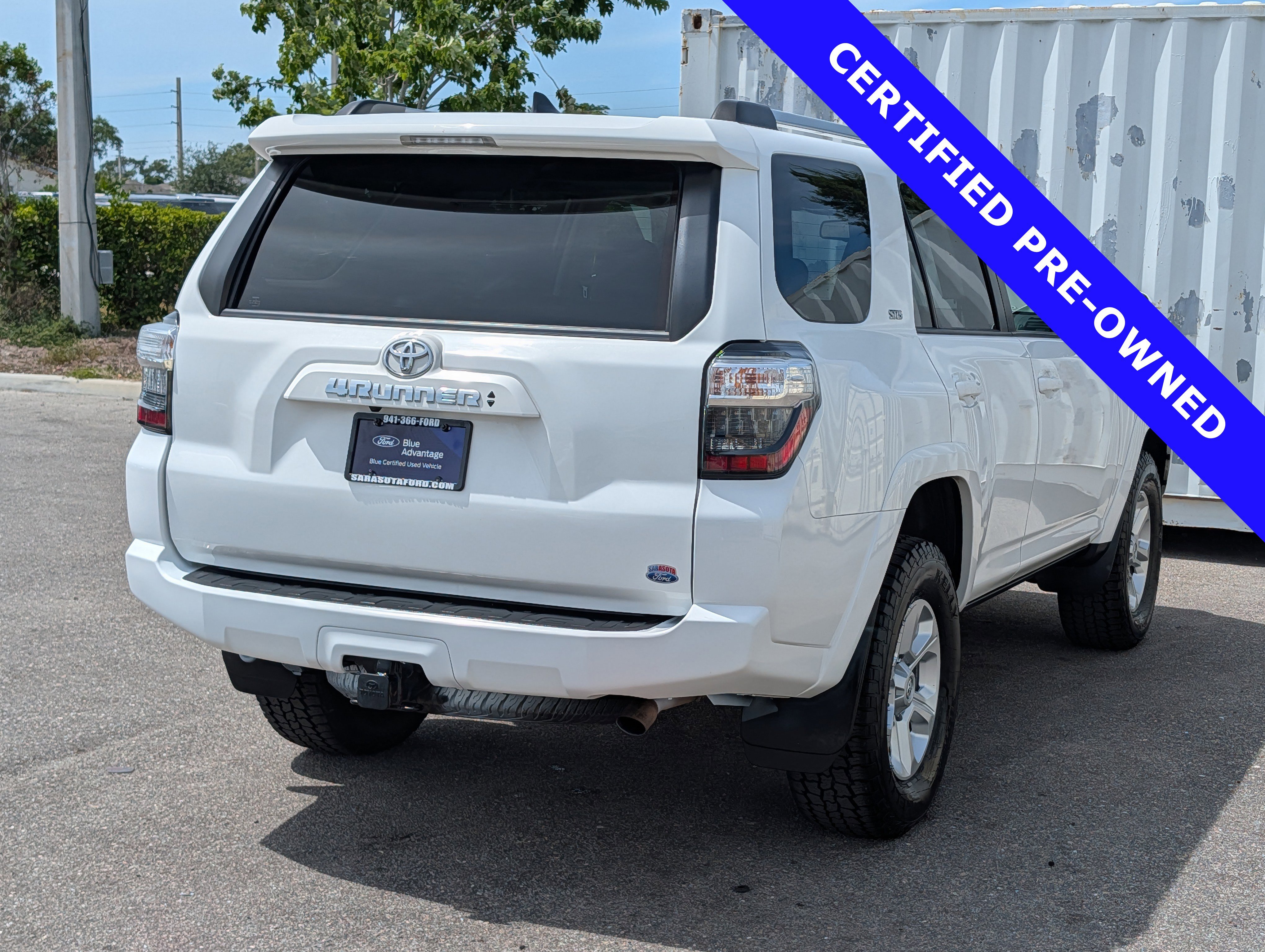 Used 2022 Toyota 4Runner SR5 Premium w/ Moonroof Package AWD/4WD image 4