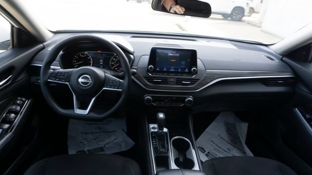 Used 2023 Nissan Altima 2.5 SV FWD image 12