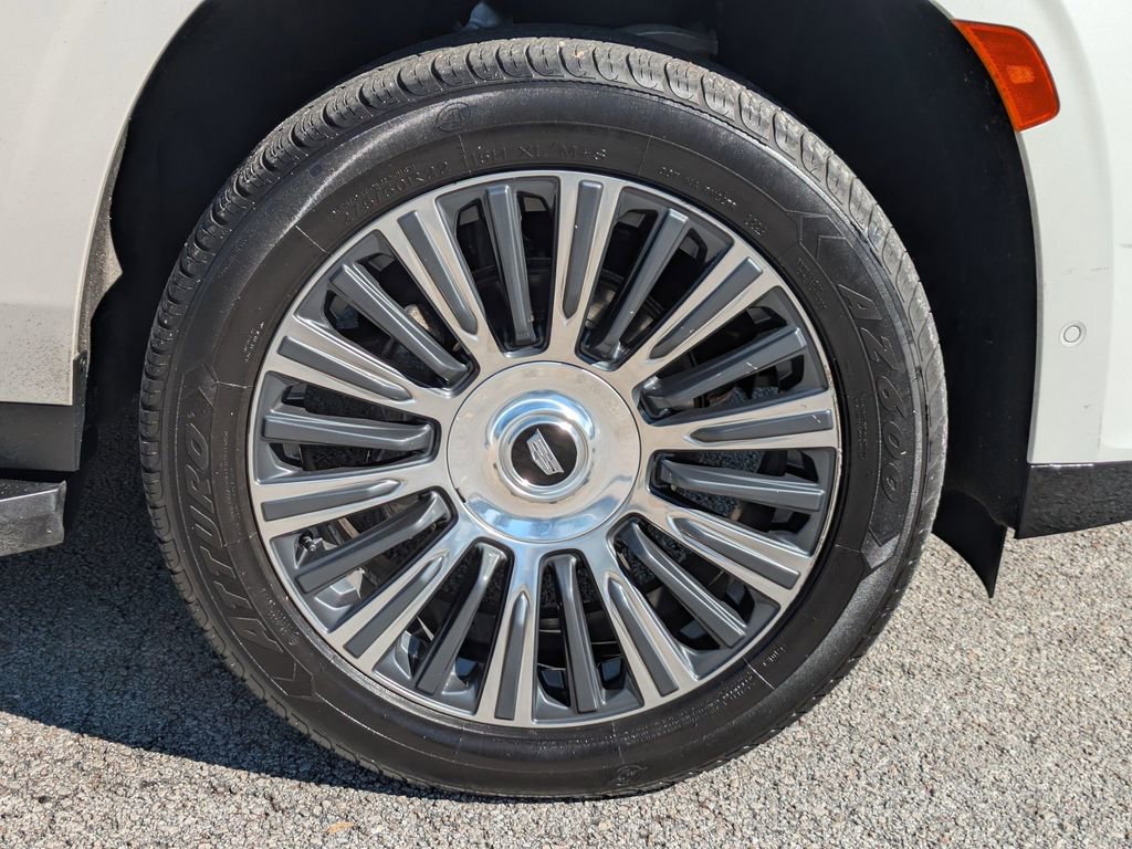 Certified 2022 Cadillac Escalade Premium Luxury image 11