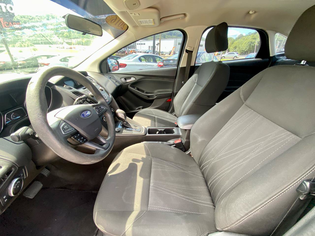 Used 2017 Ford Focus SE FWD image 11
