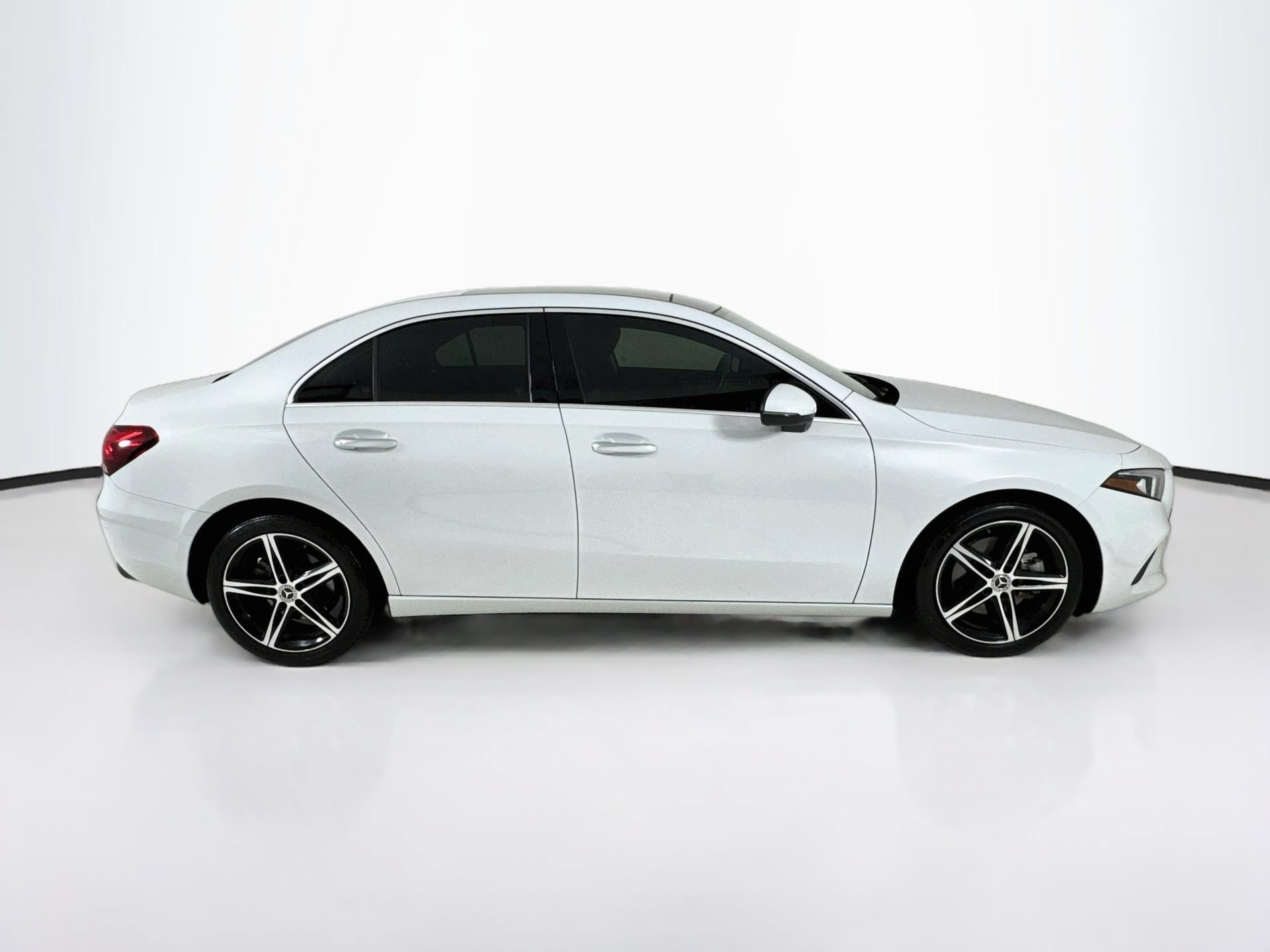 Used 2021 Mercedes-Benz A 220 image 9