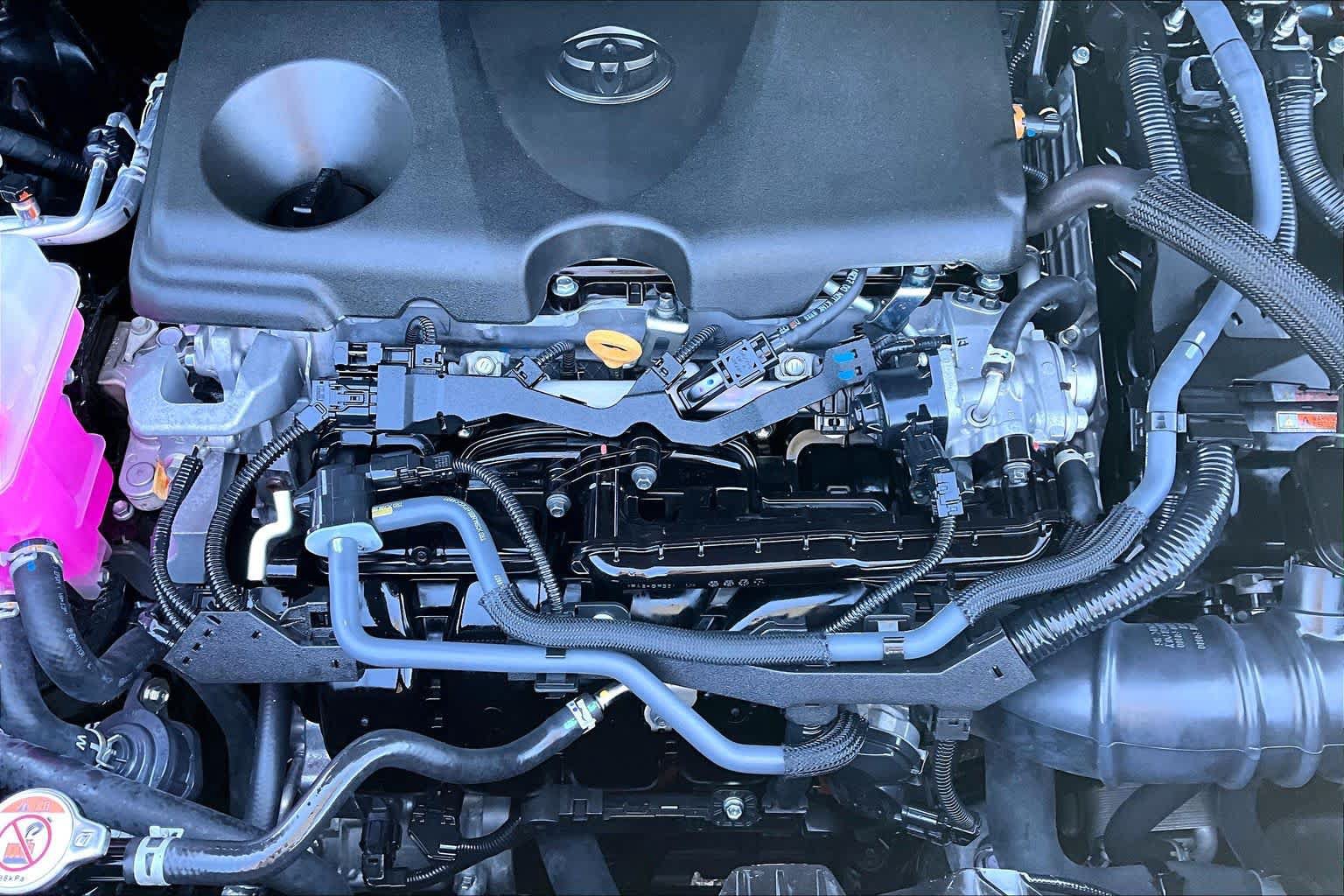 Certified 2025 Toyota Sienna LE FWD image 32