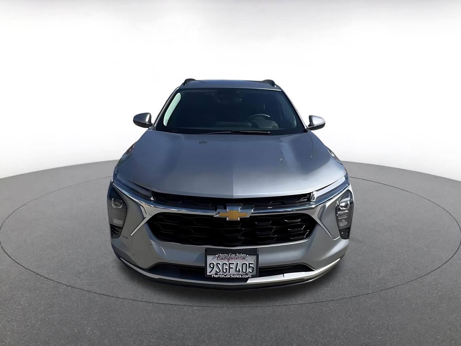 Used 2025 Chevrolet Trax LT image 4