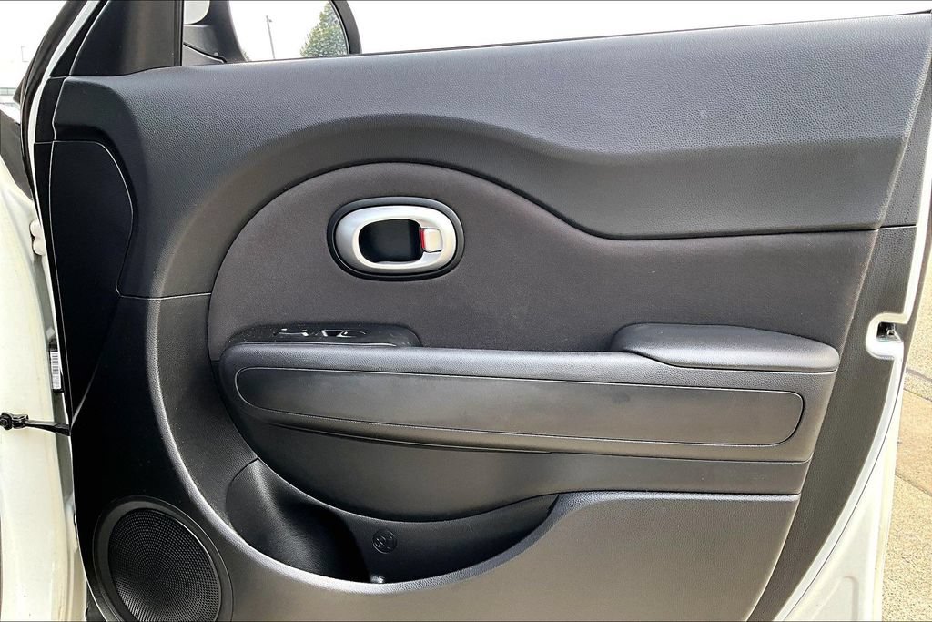 Used 2019 Kia Soul FWD image 23