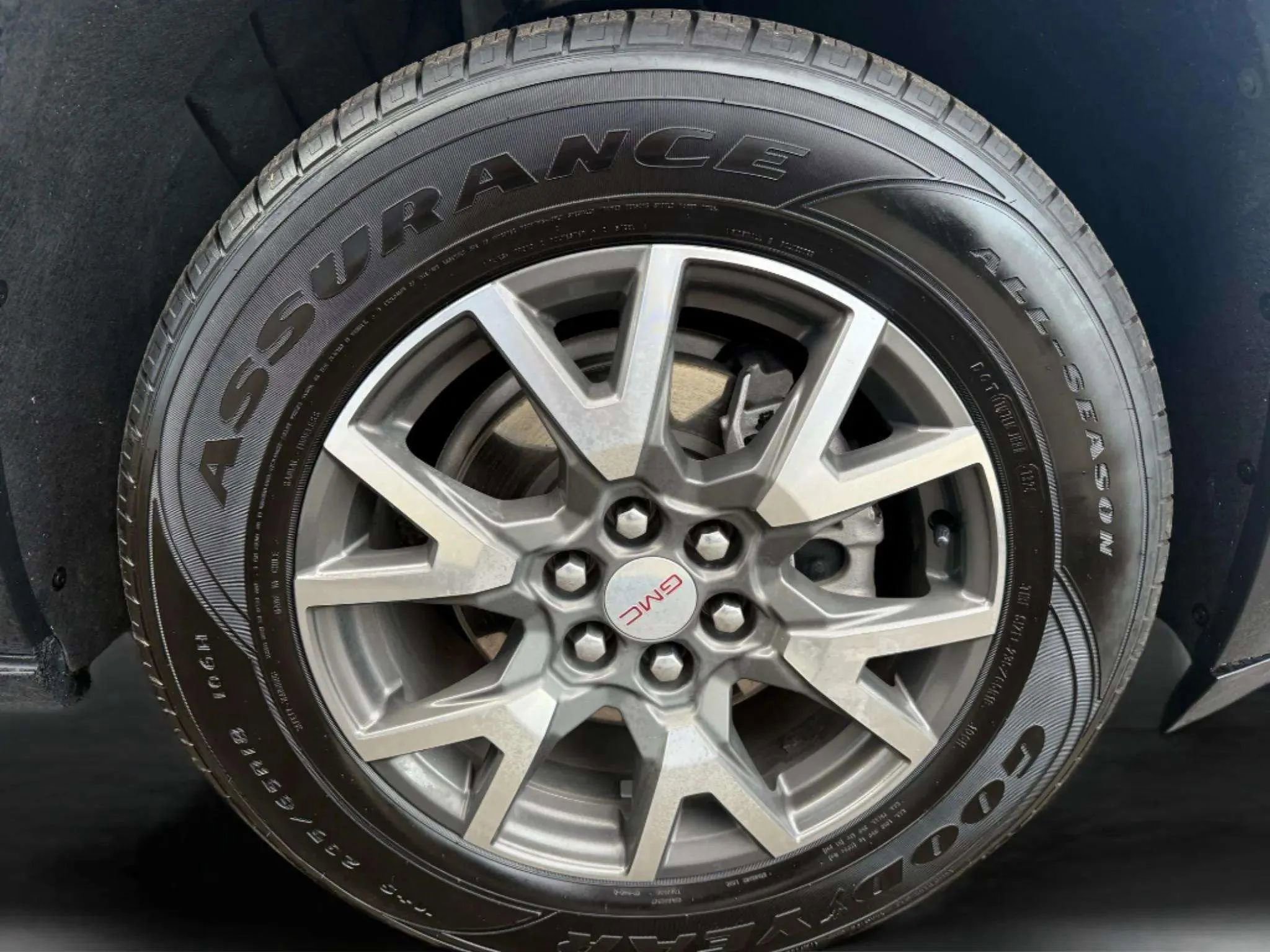 Used 2023 GMC Acadia SLE w/ Driver Convenience Package image 15
