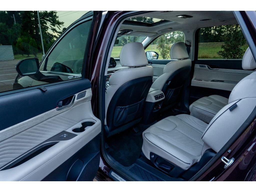 Used 2024 Hyundai Palisade Calligraphy image 15