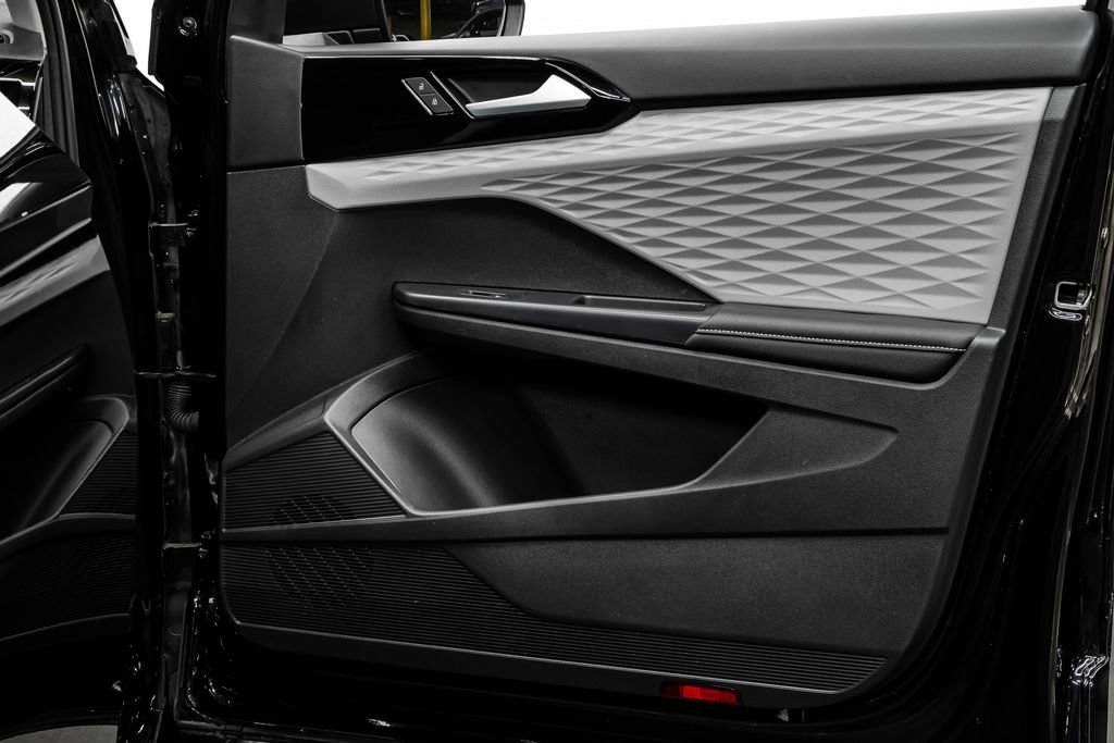 Used 2024 Volkswagen Taos S image 19