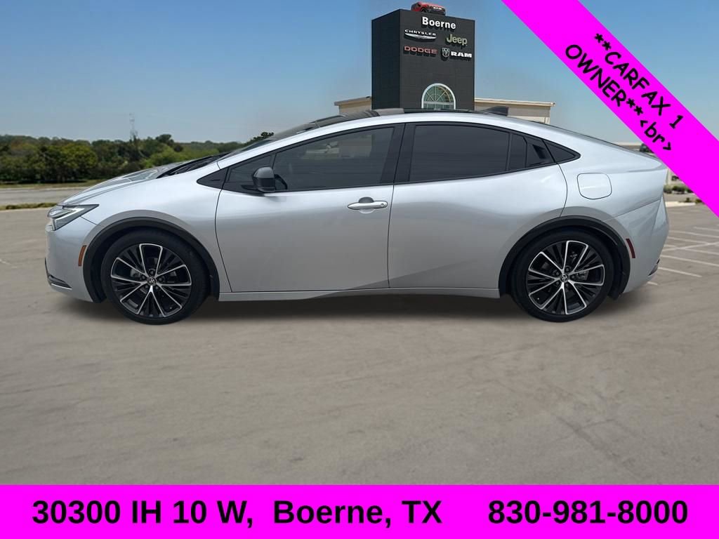 Used 2024 Toyota Prius XLE FWD image 1