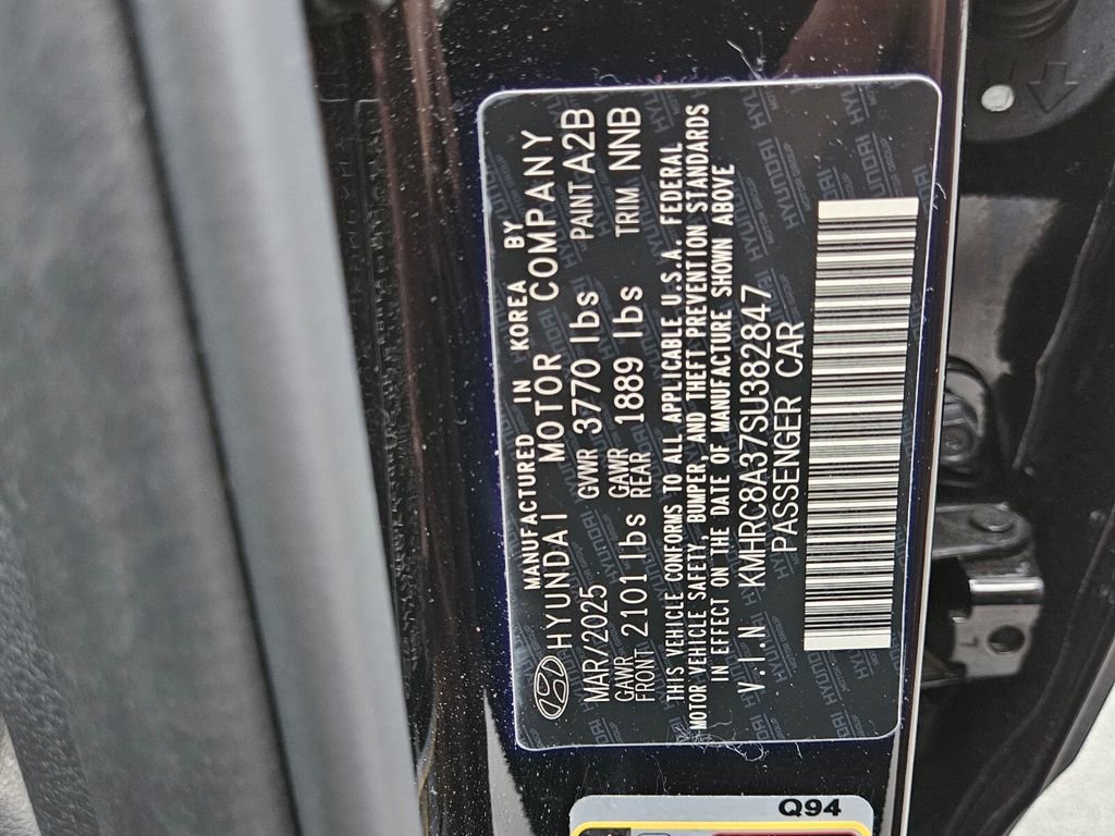 Used 2025 Hyundai Venue SEL image 15