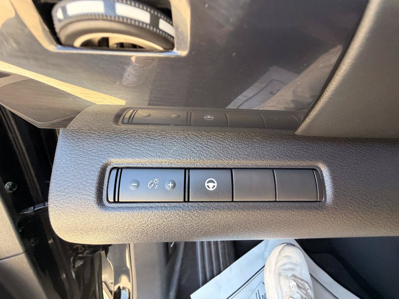Used 2022 Nissan Pathfinder SV AWD/4WD image 17