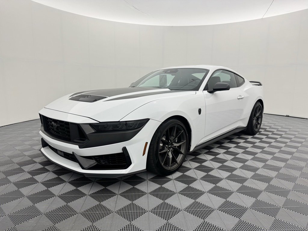 Used 2024 Ford Mustang Dark Horse image 4
