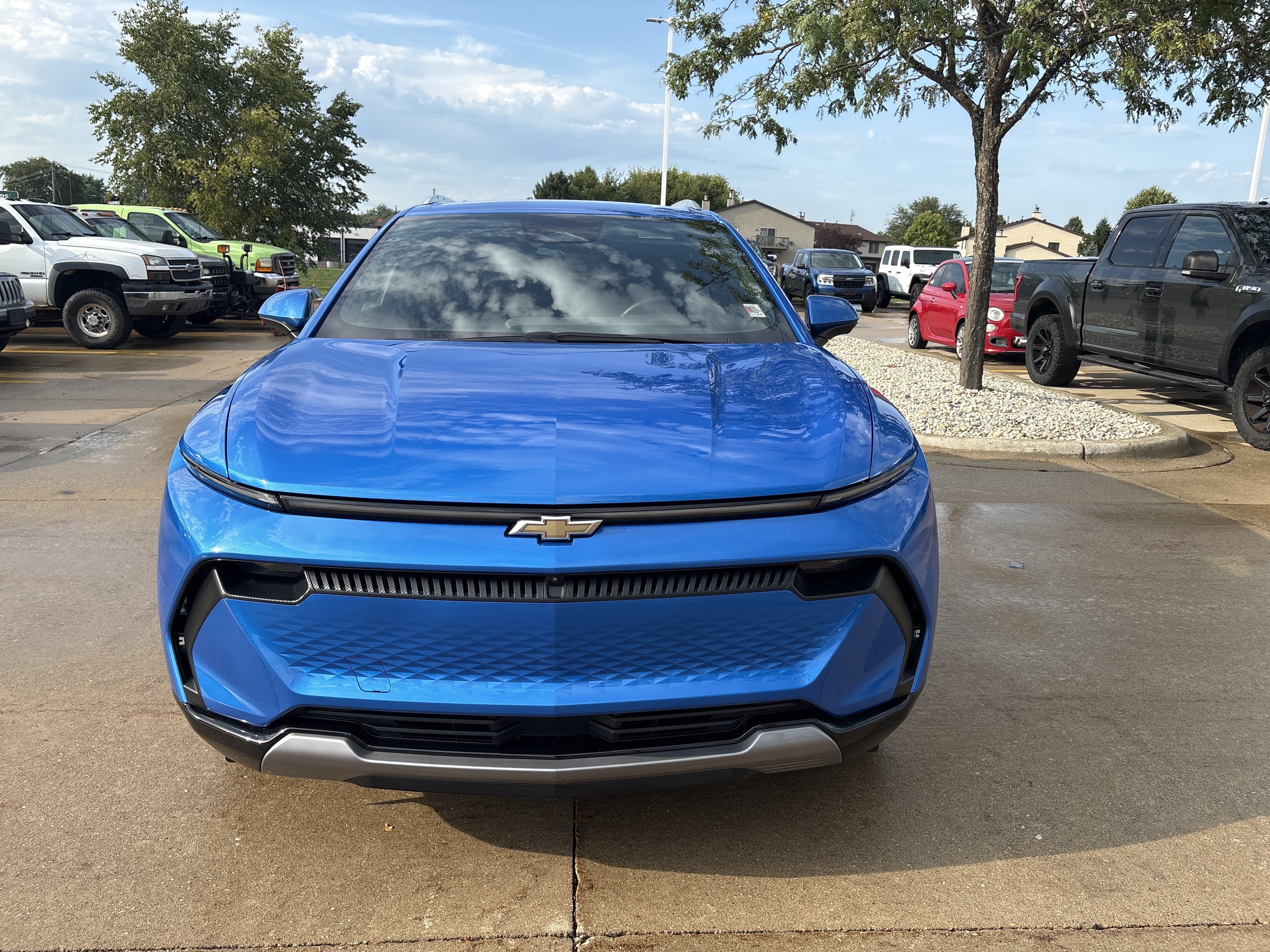 Used 2025 Chevrolet Equinox EV LT w/ Convenience Package FWD image 9