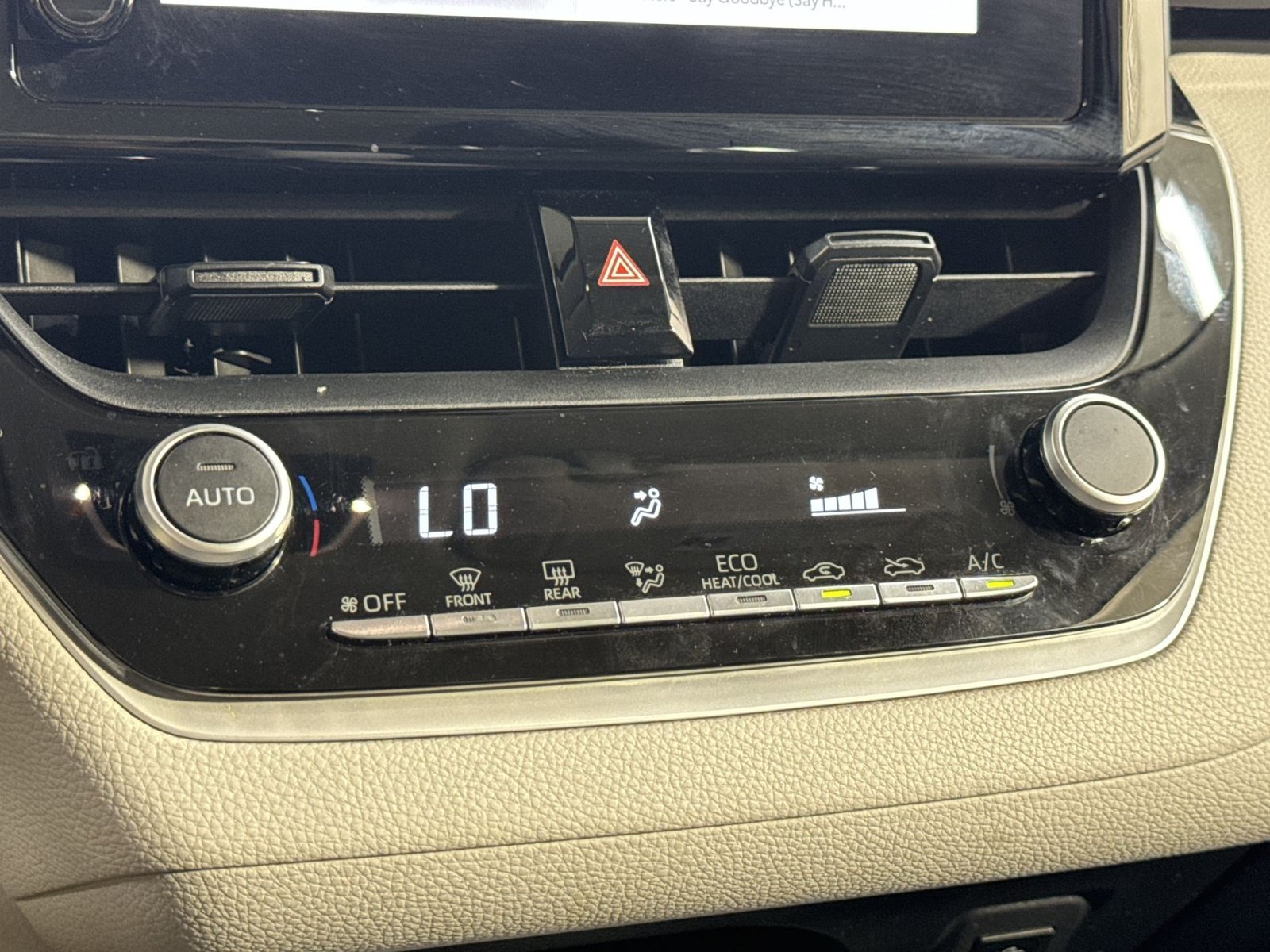 Used 2025 Toyota Corolla LE FWD image 21