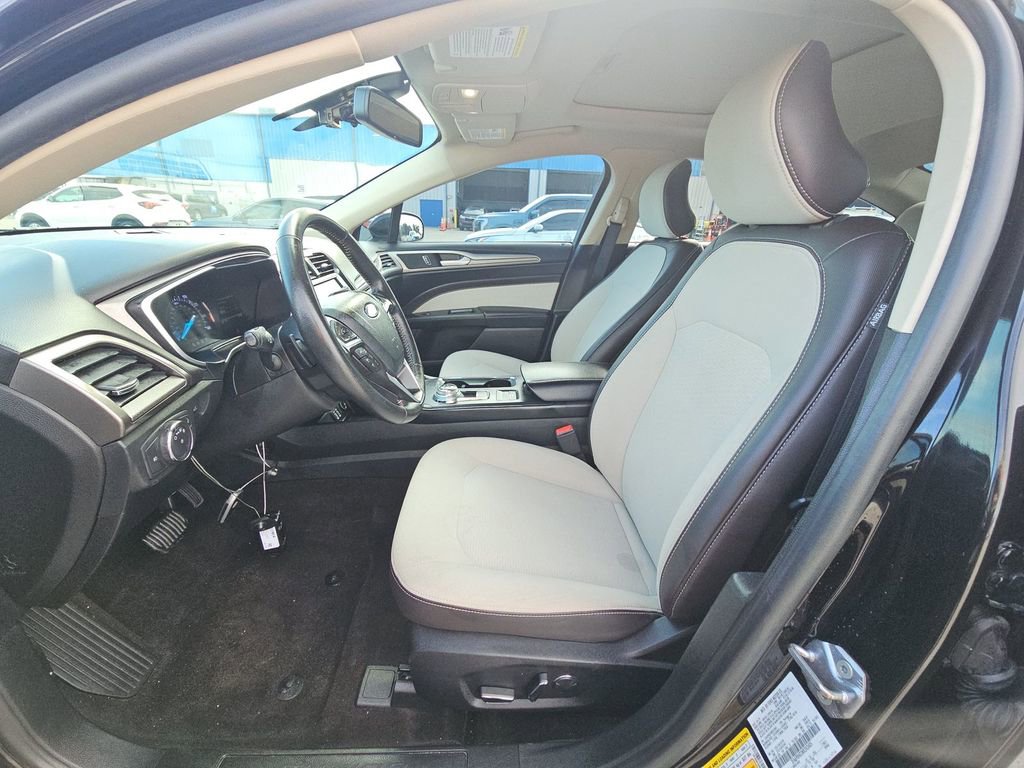 Used 2019 Ford Fusion SE w/ Equipment Group 151A image 10