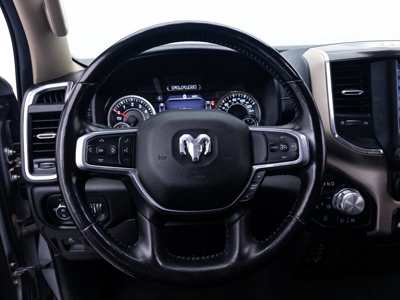 Used 2021 RAM 1500 Laramie w/ Off Road Group AWD/4WD image 39