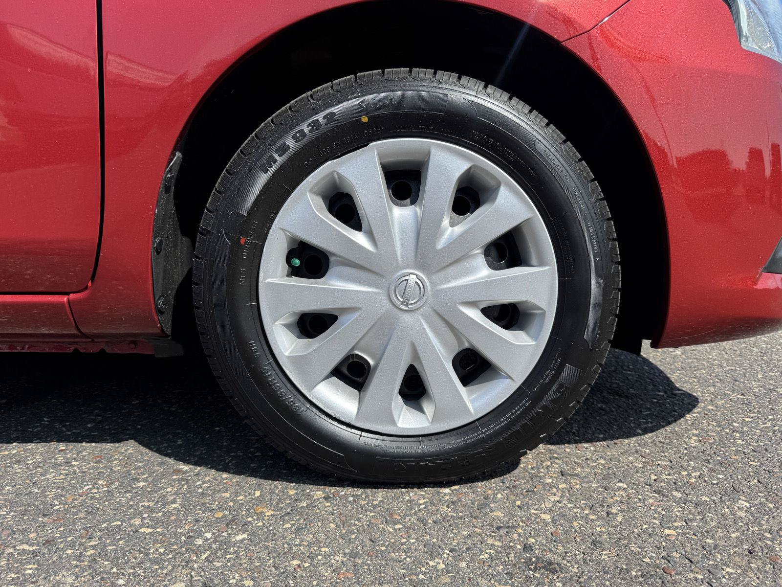 Used 2019 Nissan Versa SV FWD image 9