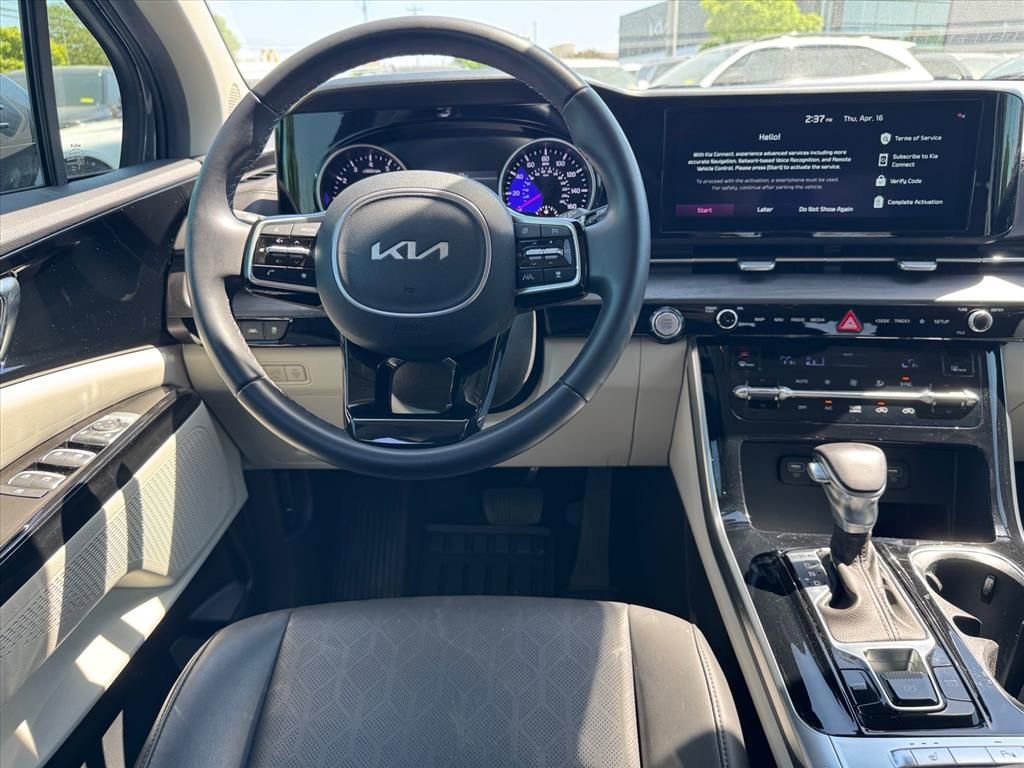 Used 2024 Kia Carnival EX image 14