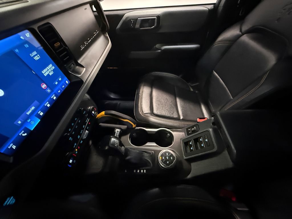 Used 2023 Ford Bronco Badlands image 81
