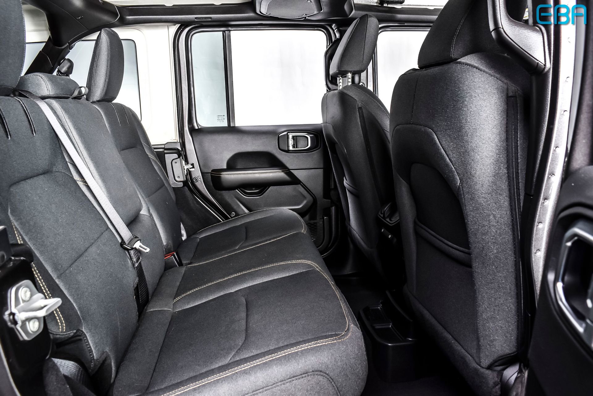 Used 2025 Jeep Wrangler Unlimited Sahara w/ Safety Group image 23