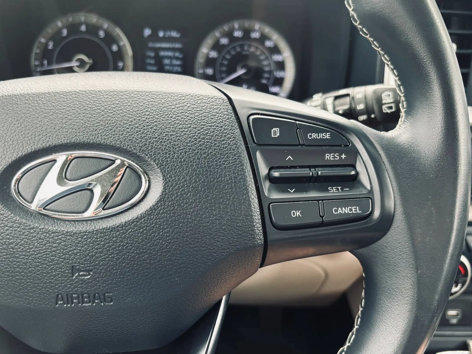 Used 2021 Hyundai Venue FWD image 28