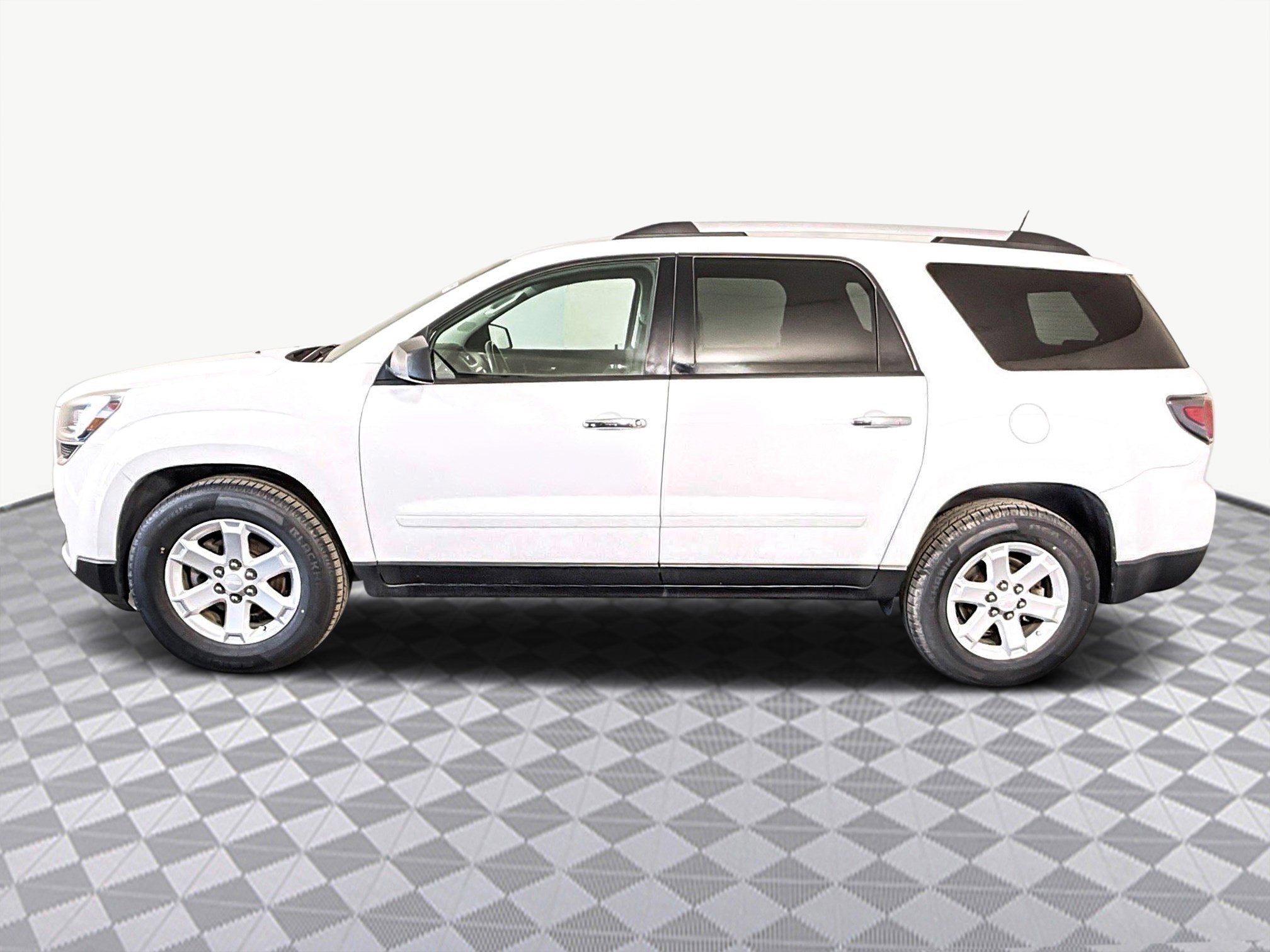 Used 2016 GMC Acadia SLE image 6