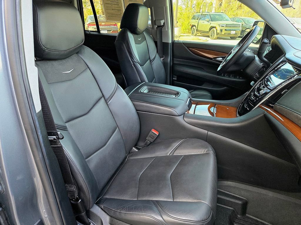 Used 2019 Cadillac Escalade Premium Luxury image 27