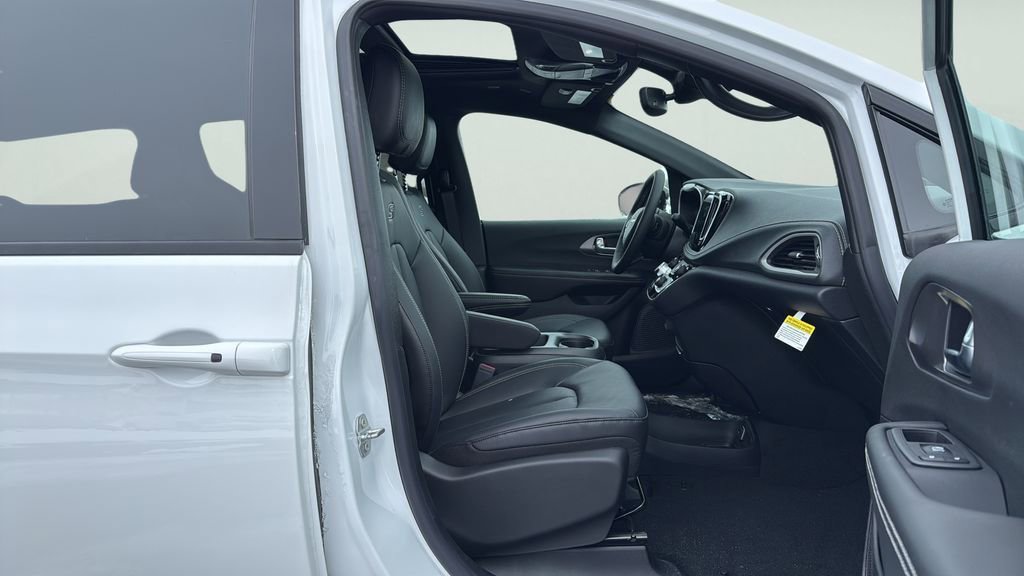 New 2026 Chrysler Pacifica Select image 24