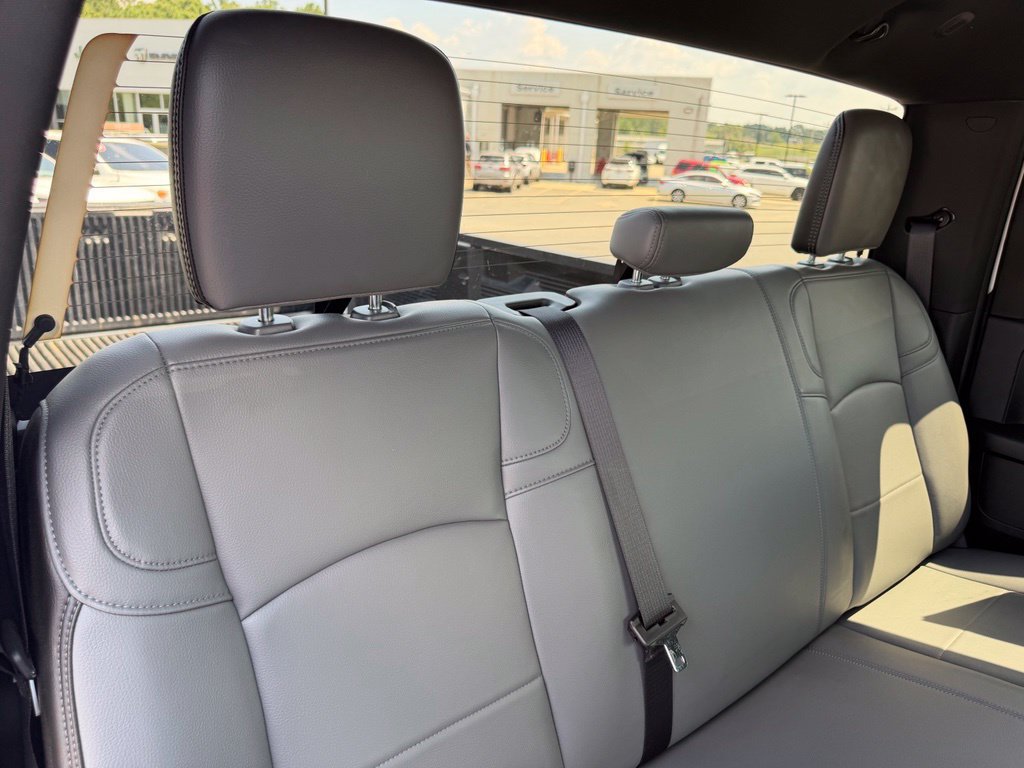 Used 2025 RAM 3500 Tradesman w/ Chrome Appearance Group AWD/4WD image 38
