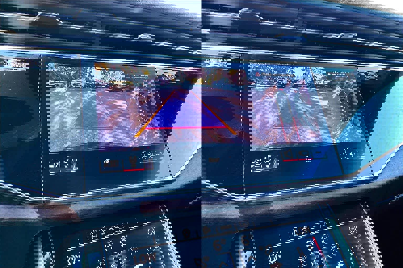 Used 2025 Audi Q8 Premium Plus image 24