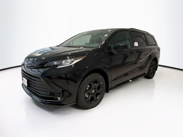 New 2026 Toyota Sienna XLE Woodland Edition AWD/4WD image 3