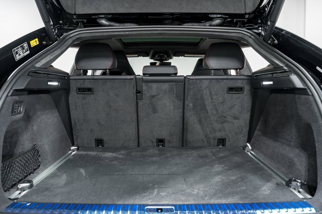 Used 2025 Lamborghini Urus SE image 64