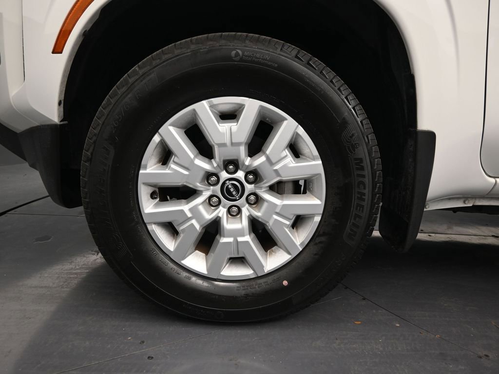 Used 2023 Nissan Frontier SV w/ SV Convenience Package image 9